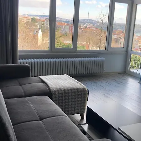 Spacious Apartment With Bosphorus View アパート